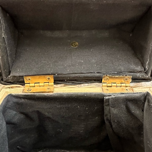 Vintage Wicker Handbag - Picture 13 of 16